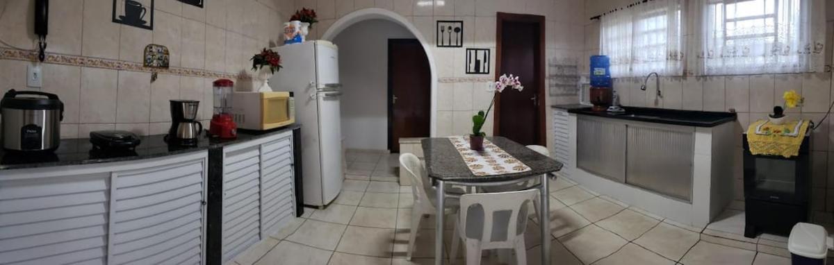 과라팅게타 Chacara Charmosa Com Piscina, Campo De Futebol 빌라 외부 사진