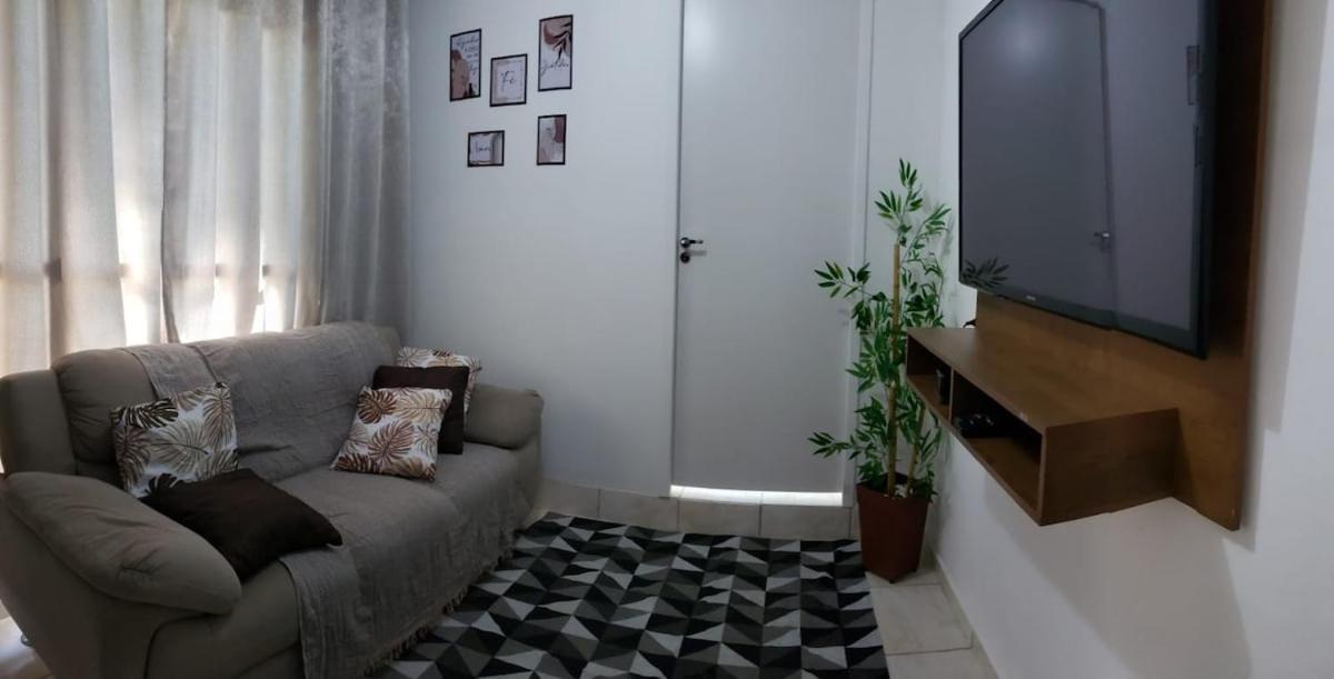 과라팅게타 Chacara Charmosa Com Piscina, Campo De Futebol 빌라 외부 사진